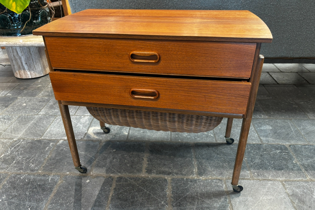 Couseuse vintage rangement panier