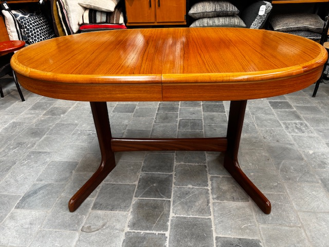 Table danoise ovale à allonges140x97,5xH74 + 2all de 50cm