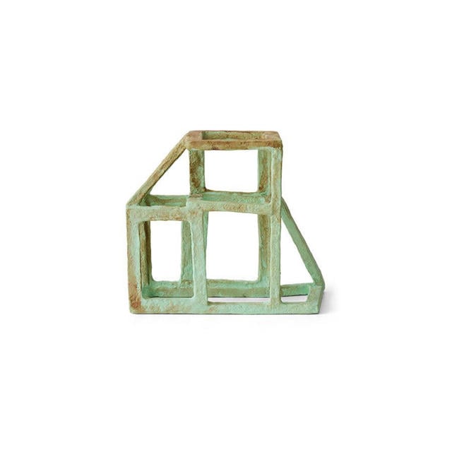 Paper object: angular construction vert