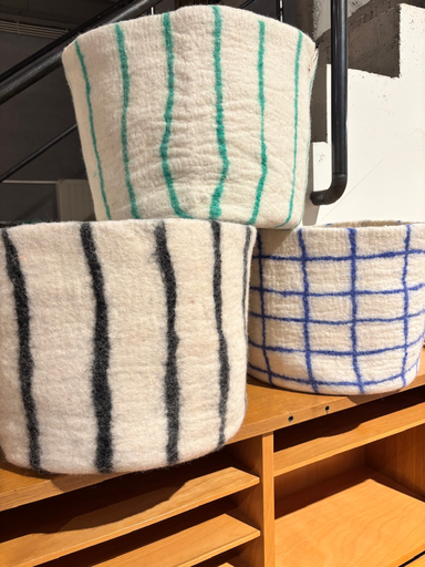 FLOWER POT 25, THIN-STRIPES