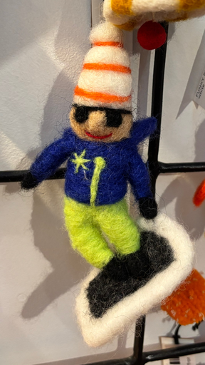 LITTLE HANGINGS, snowboard neon pants or CAR