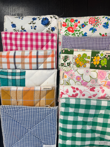 Manique M, tissu vintage 21 x 21 cm