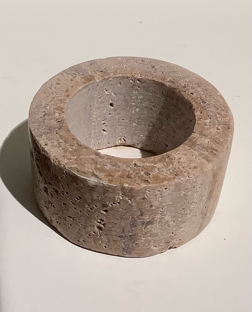 Rond de serviette en travertin
