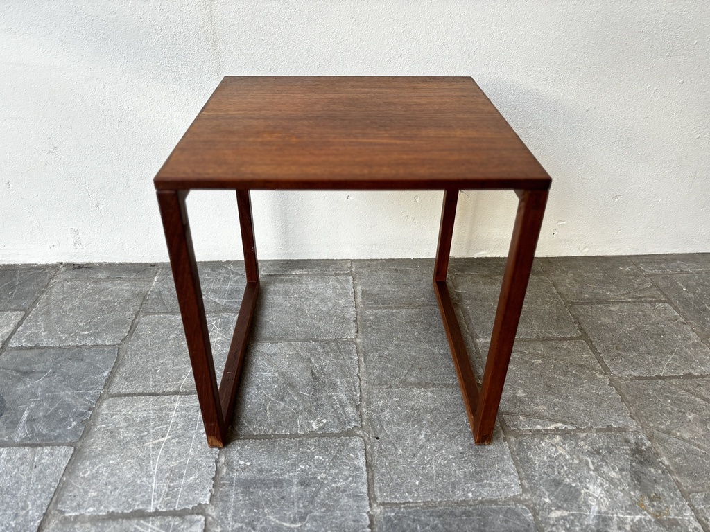 Table d appoint carrée en teck