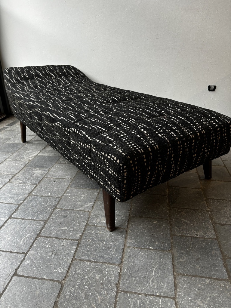 Meridienne tissu géometrique noir vintage 194x82xH58cm