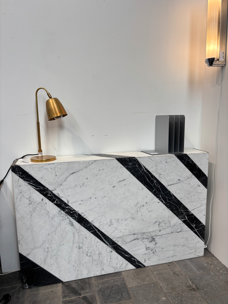 Console marbre blanc et grise détails laiton 81x130.5xh37