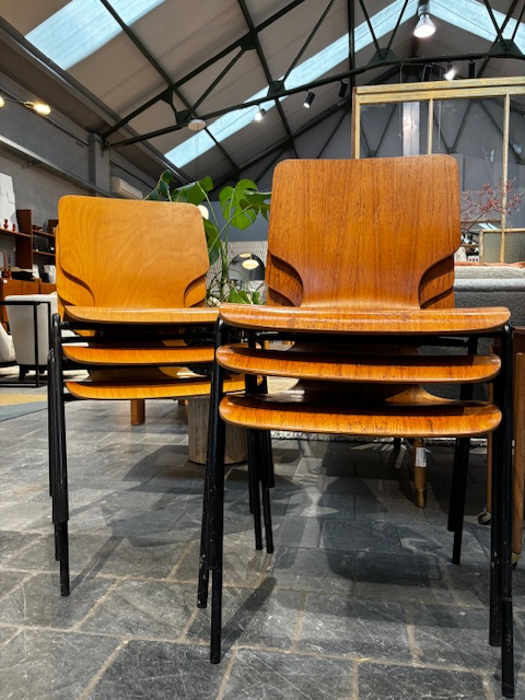6 chaises empilables coques bois