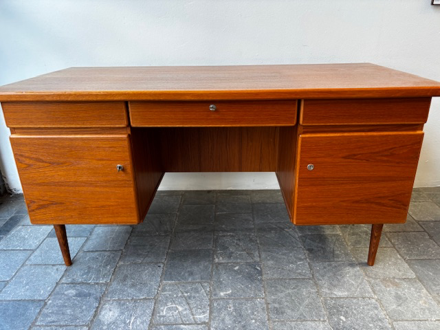 Grand bureau danois 150x70xh76.5