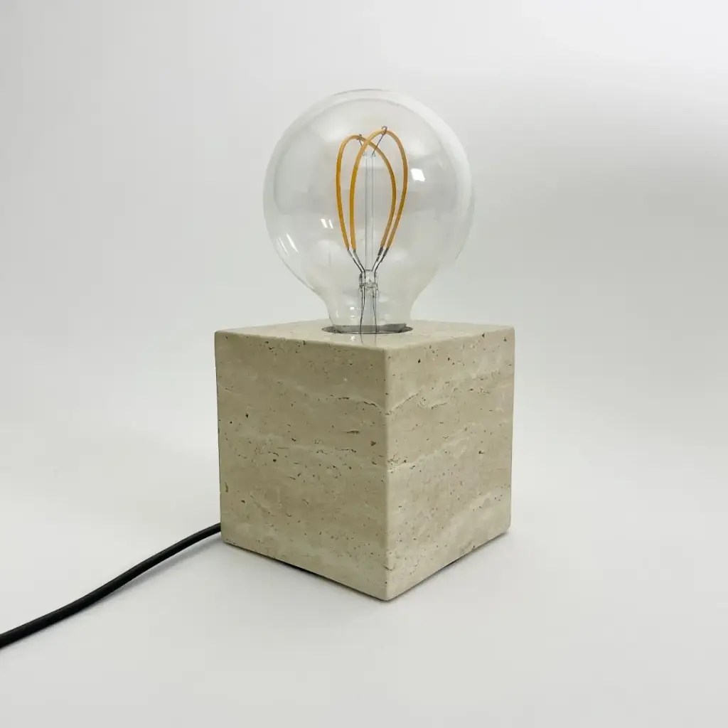 Lampe Cube en travertin 10x10x10