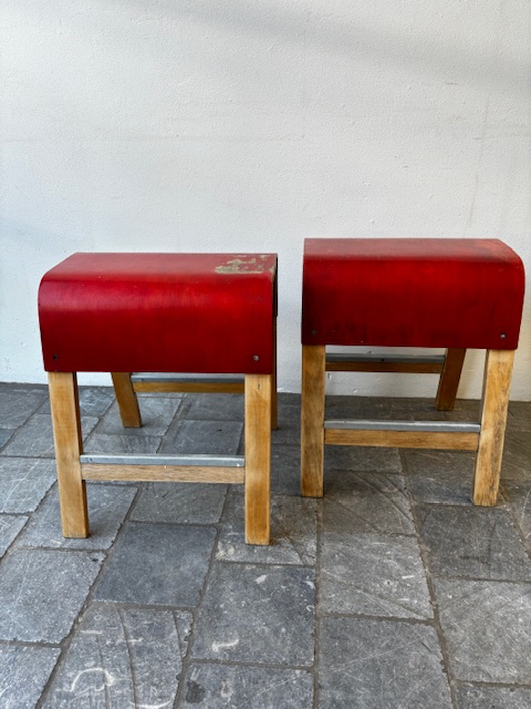 Paire de tabourets bois courbe atelier rouge