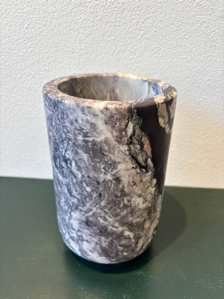 Pot vase en marbre 