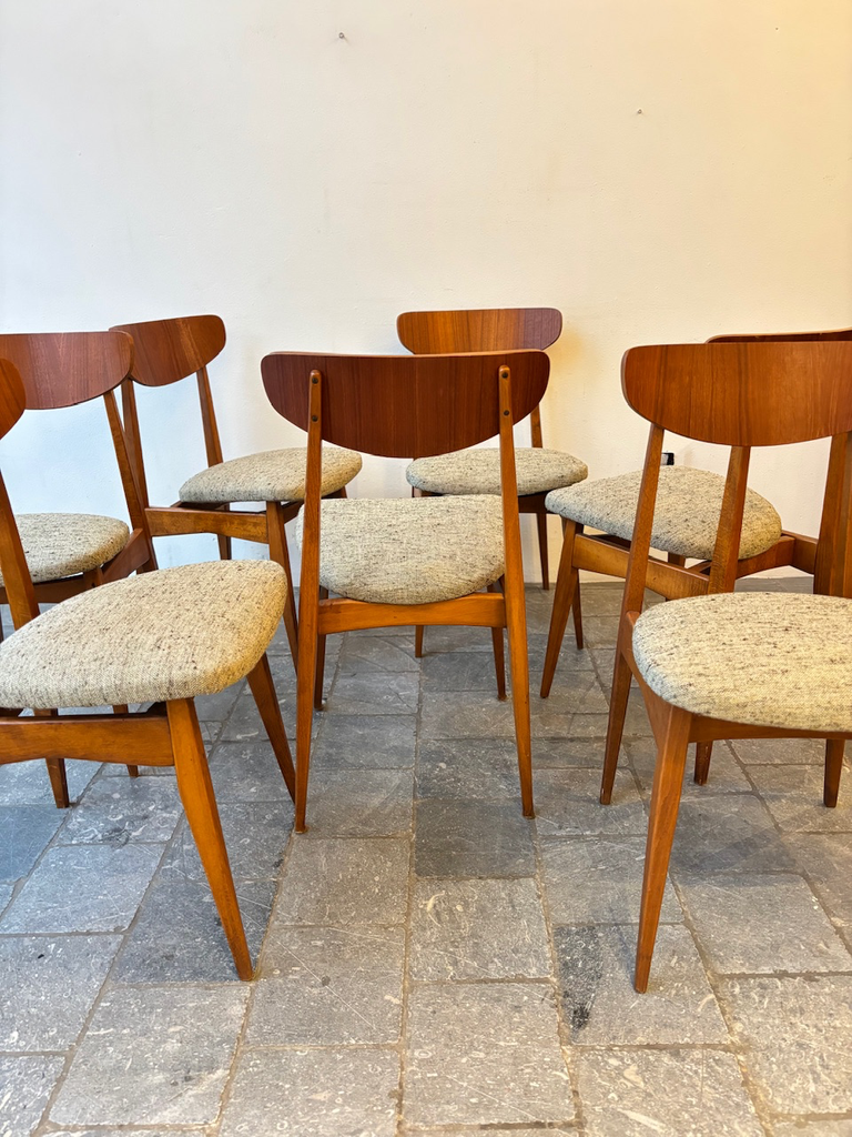 7 chaises danoises dossiers œil nouveau garnissage