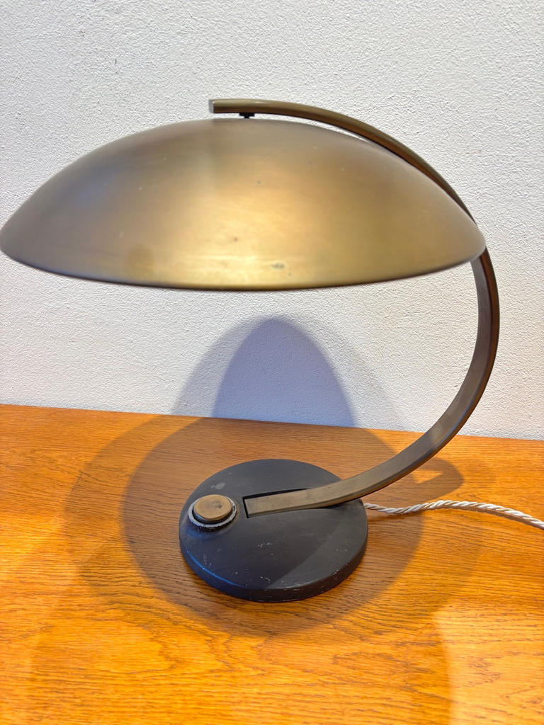 Lampe arc en laiton de Hillebrand