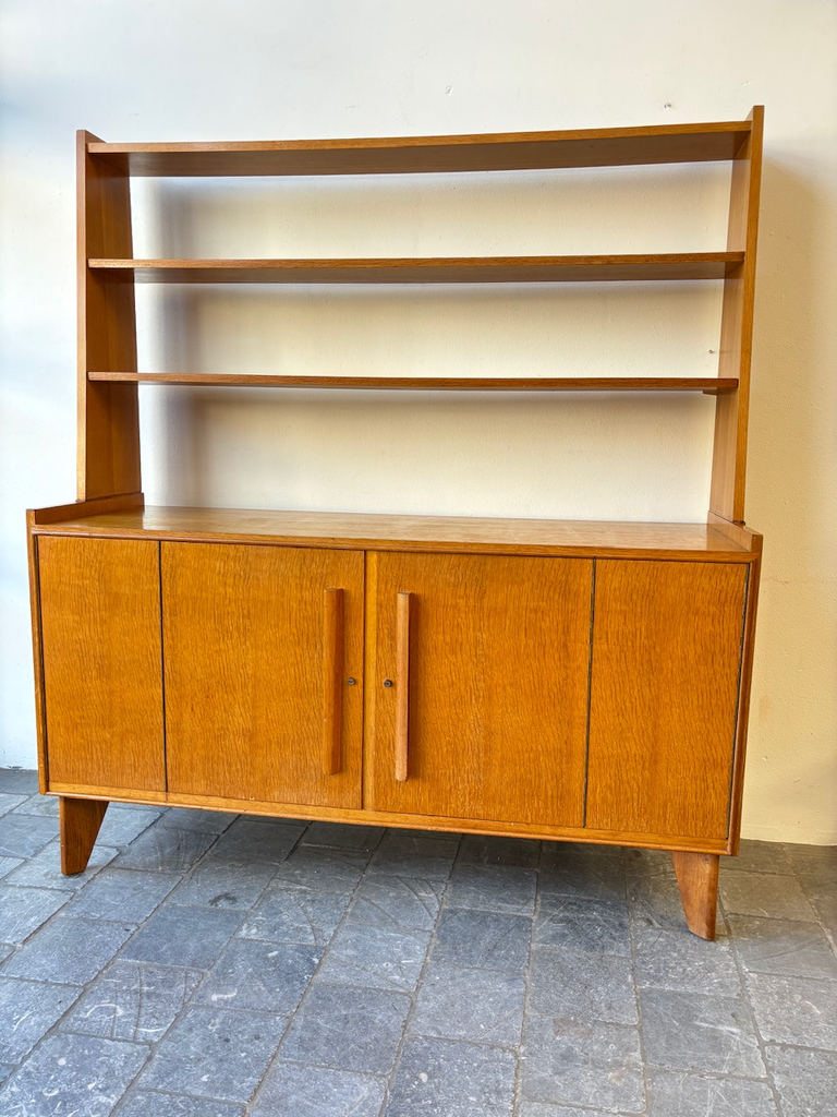 Buffet en chêne années 50 154.5x51.5xh174