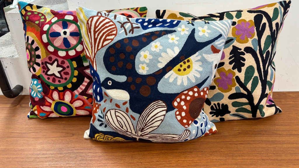 Housse brodée main KASHMIR 50x50