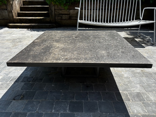 Table basse carrée de Peter Draenert en pierre 90x90xH43cm