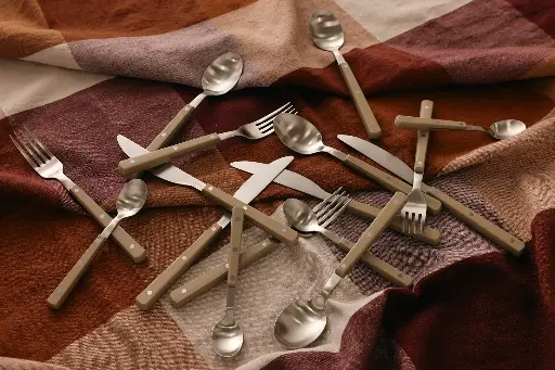 Set de couverts 70's Olive 4 personnes