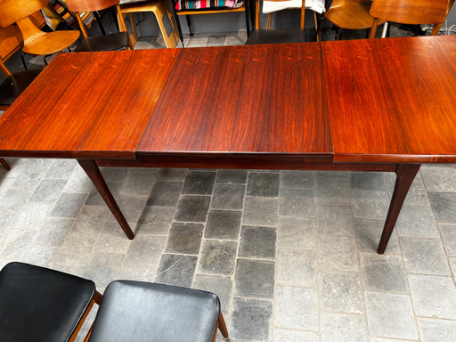 Table en palissandre avec 2 allonges 154x85,5xH75cm +2 all 37,5cm