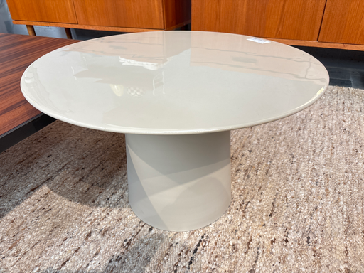 Table d'appoint émaillée beige d58x38(h)