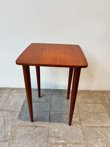 Petite table danoise carrée 32x32xH43