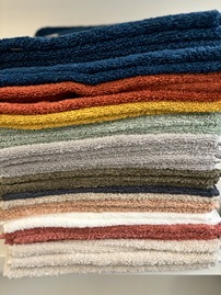 Essuie Main Invité Bord Brodé Noir Issey 30x50